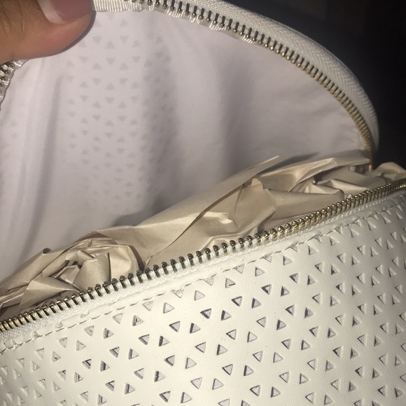 NWT Winnie the Pooh perforated backpack - Picture 7 of 7